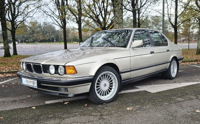 BMW  750I (E32) 5.0I V12 300CV BA ( ETAT COLLECTION )
