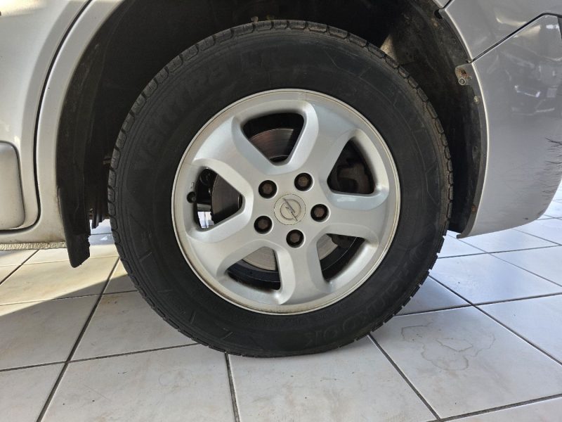 OPEL VIVARO LIFE MULTIVAN 2.5L 150CH 6 PLACES ANNEE 2009 258000KM