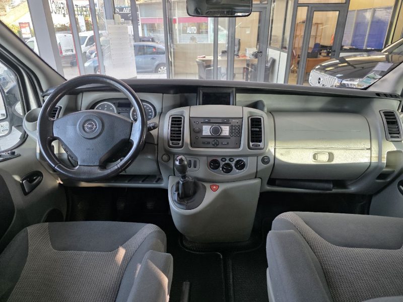 OPEL VIVARO LIFE MULTIVAN 2.5L 150CH 6 PLACES ANNEE 2009 258000KM
