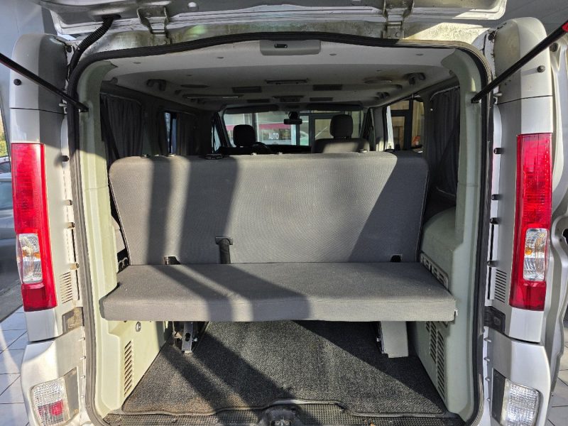 OPEL VIVARO LIFE MULTIVAN 2.5L 150CH 6 PLACES ANNEE 2009 258000KM