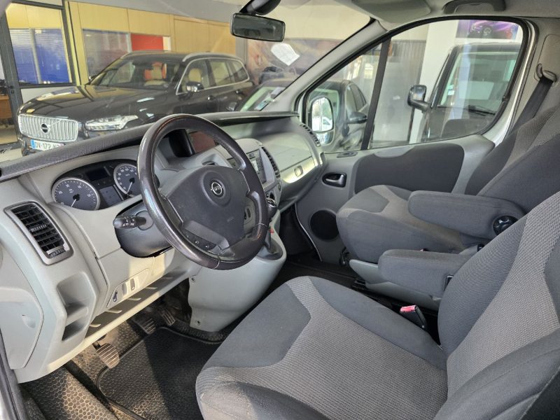 OPEL VIVARO LIFE MULTIVAN 2.5L 150CH 6 PLACES ANNEE 2009 258000KM