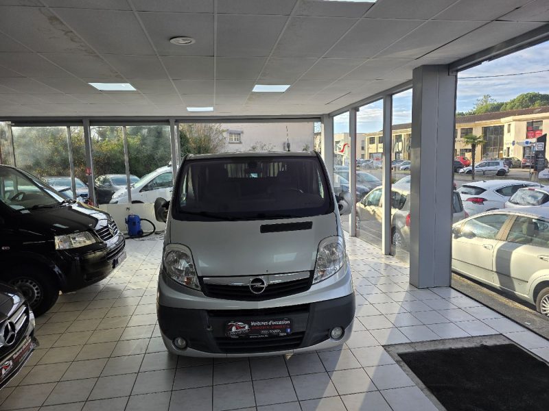 OPEL VIVARO LIFE MULTIVAN 2.5L 150CH 6 PLACES ANNEE 2009 258000KM