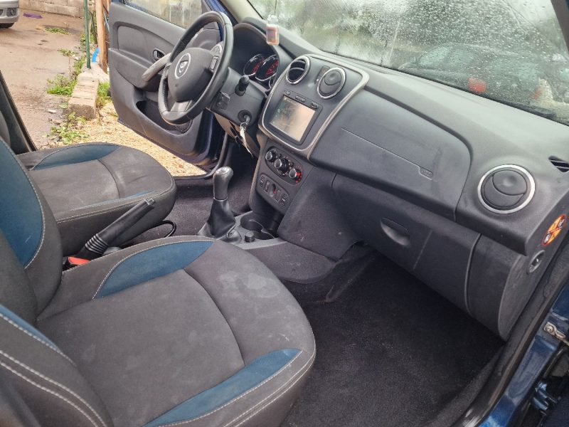 DACIA SANDERO 1.2 16V 75CH LIMITÉE 10TH ANNIVERSARY 2015