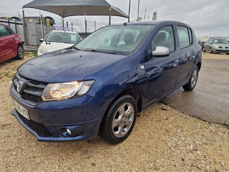 DACIA SANDERO 1.2 16V 75CH LIMITÉE 10TH ANNIVERSARY 2015