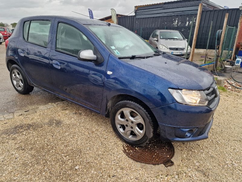 DACIA SANDERO 1.2 16V 75CH LIMITÉE 10TH ANNIVERSARY 2015