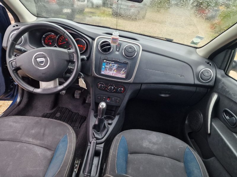 DACIA SANDERO 1.2 16V 75CH LIMITÉE 10TH ANNIVERSARY 2015