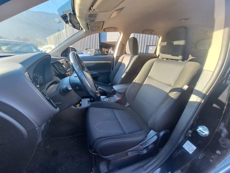 MITSUBISHI OUTLANDER 2.2 D 150CH INVITE AWD 7 PLACES 2015