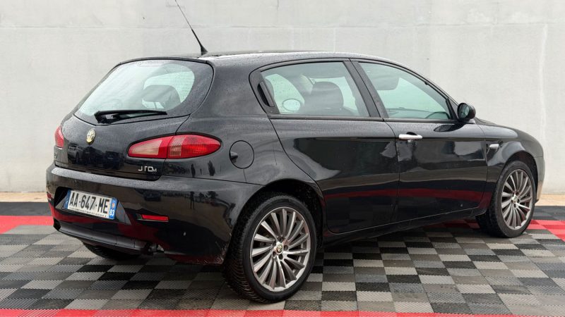 ALFA ROMEO 147 1.9 JTD M-JET 120 Cv DISTINCTIVE 1ERE MAIN