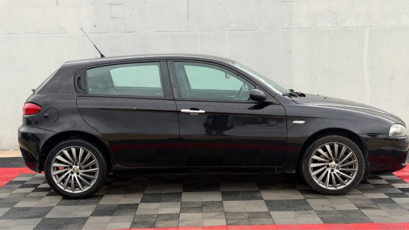 ALFA ROMEO 147 1.9 JTD M-JET 120 Cv DISTINCTIVE 1ERE MAIN
