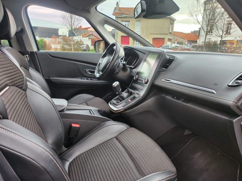 RENAULT SCENIC IV BLUE DCI INTENS