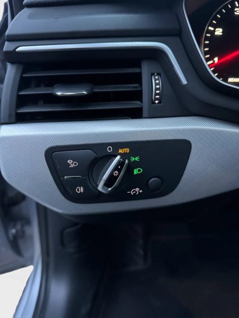 AUDI A4 2.0 TDI 150CH DESIGN S TRONIC 7 2016