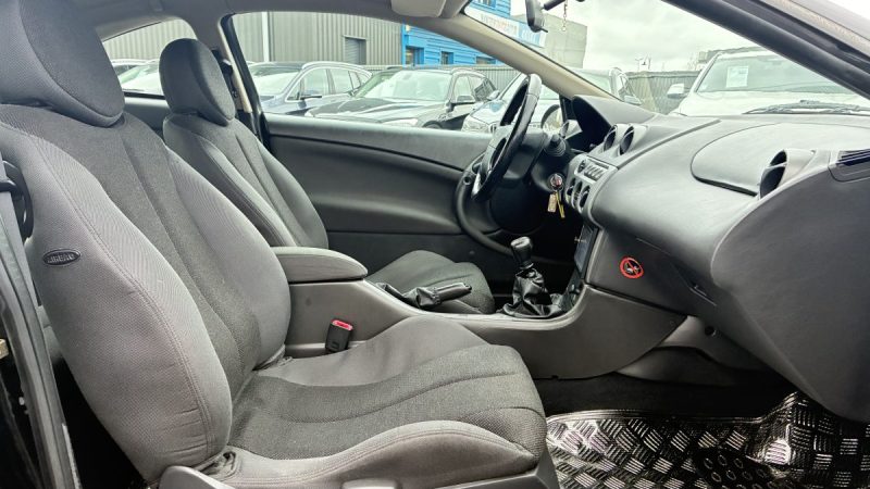 Ford Cougar 2.0i 131ch 