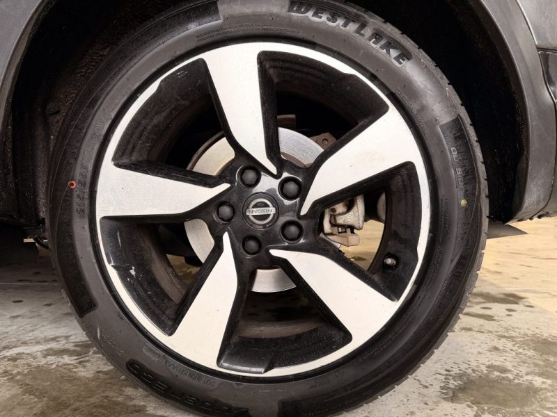 Nissan Qashqai I Toit panoramique I Siège chauffant en Cuir et Alcantara I 2017 I 130ch I 1.6 DCI I 