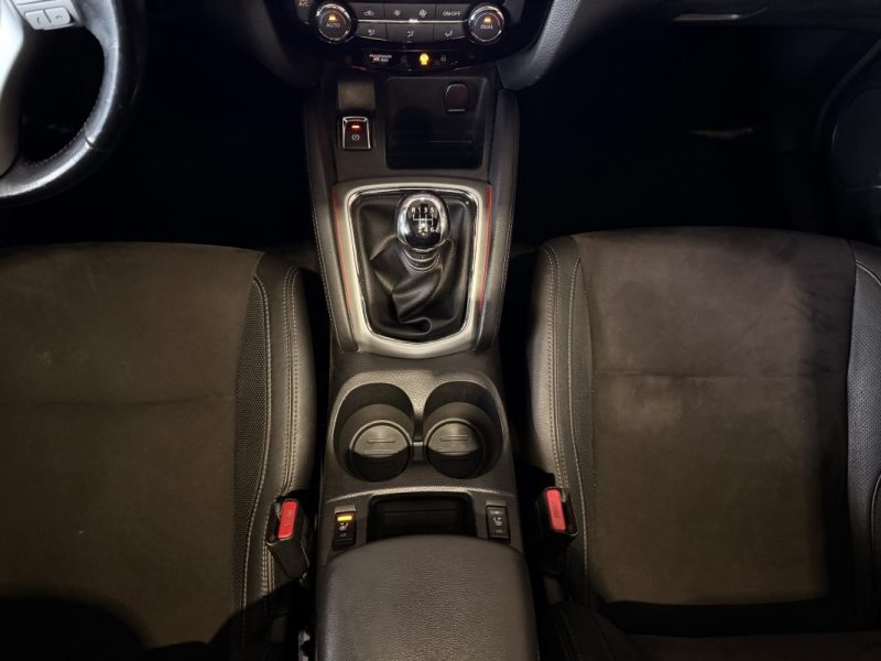 Nissan Qashqai I Toit panoramique I Siège chauffant en Cuir et Alcantara I 2017 I 130ch I 1.6 DCI I 