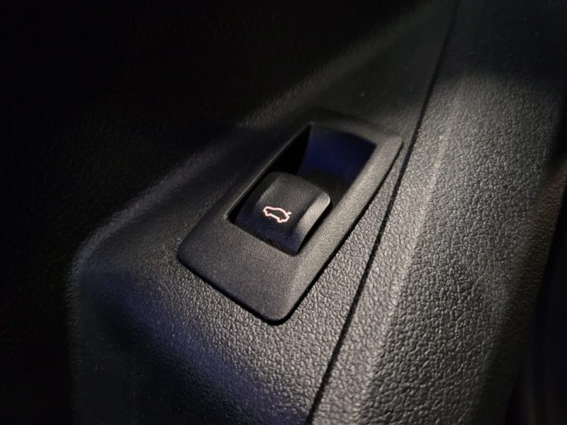 BMW SERIE 1 118I 136CH SPORT LINE DKG7 / SIEGES CUIR CHAUFFANTS + VOLANT CHAUFFANT / 