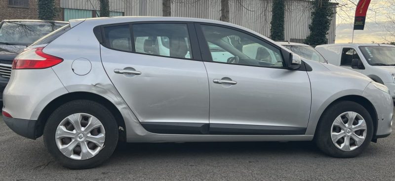 RENAULT MEGANEIII 1.5 DCI 110 DIN  ET 6 CV FISCAUX