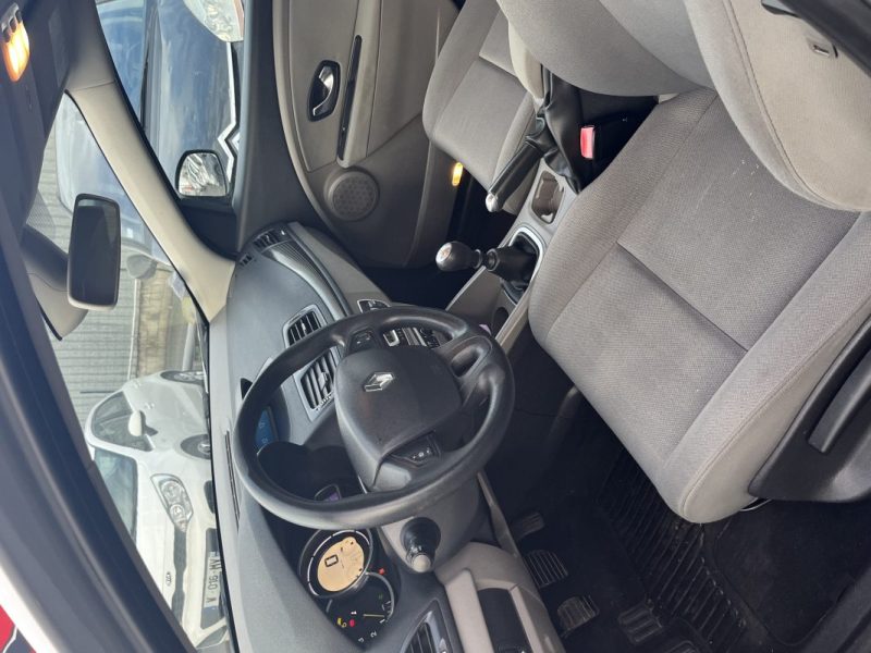 RENAULT MEGANEIII 1.5 DCI 110 DIN  ET 6 CV FISCAUX