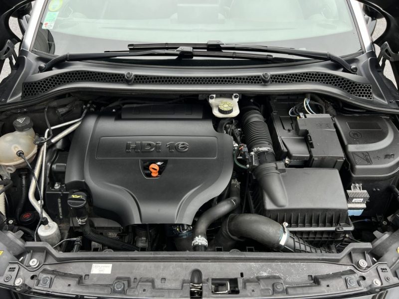 PEUGEOT RCZ PHASE 2 GT Line 2.0 HDI 163 Cv / ORIGINE FRANCE - GARANTIE 1 AN