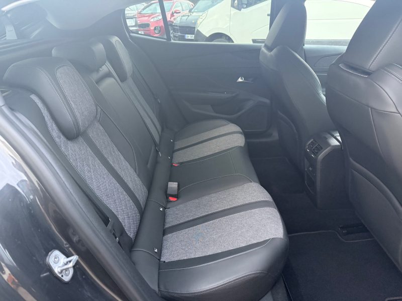 Peugeot 408  PHEV 225ch Allure Pack e-EAT8 114MKM