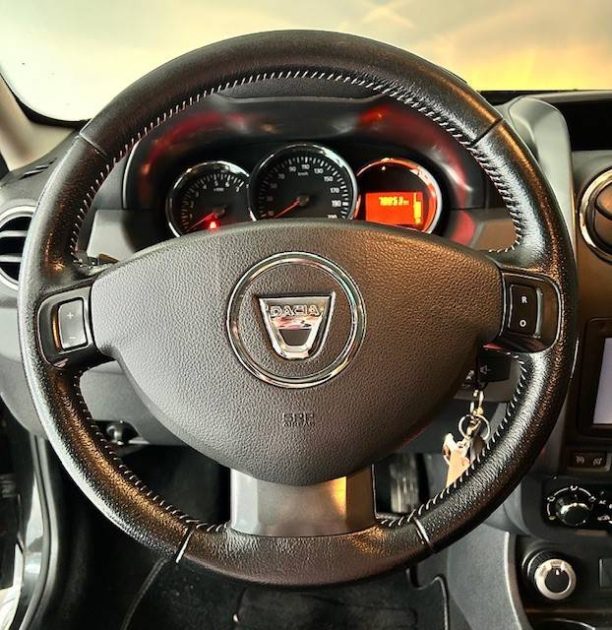 DACIA DUSTER 1.5 DCI 110CH PRESTIGE 4X4 2013