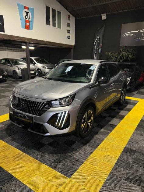 MAGNIFIQUE PEUGEOT 2008 ALLURE HYBRID 136 CH (GARANTIE CONSTRUCTEUR, 1ER MAIN, ENTRETIEN PEUGEOT)