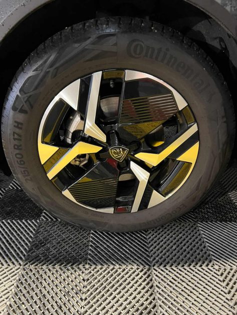 MAGNIFIQUE PEUGEOT 2008 ALLURE HYBRID 136 CH (GARANTIE CONSTRUCTEUR, 1ER MAIN, ENTRETIEN PEUGEOT)