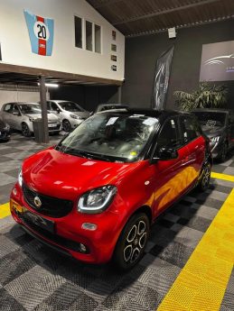 MAGNIFIQUE SMART FORFOUR 1.0 BVA 71 CH (SUIVI D’ENTRETIEN, TOIT PANORAMIQUE, SIÈGES CHAUFFANTS)