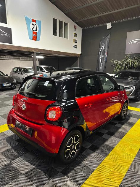 MAGNIFIQUE SMART FORFOUR 1.0 BVA 71 CH (SUIVI D’ENTRETIEN, TOIT PANORAMIQUE, SIÈGES CHAUFFANTS)