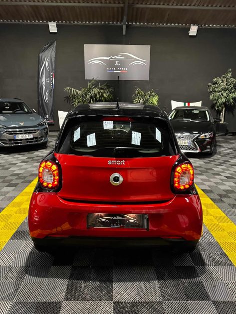 MAGNIFIQUE SMART FORFOUR 1.0 BVA 71 CH (SUIVI D’ENTRETIEN, TOIT PANORAMIQUE, SIÈGES CHAUFFANTS)