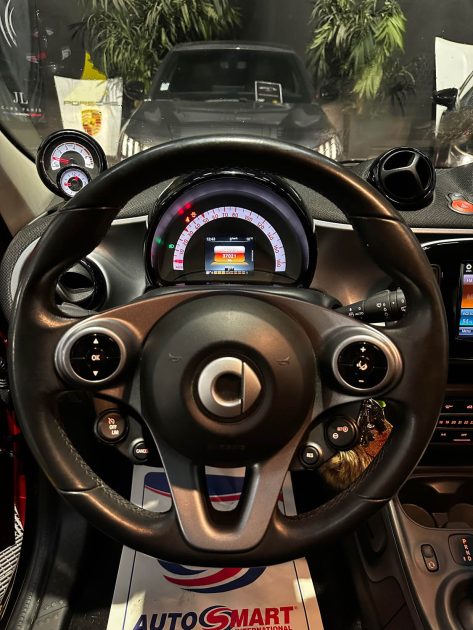 MAGNIFIQUE SMART FORFOUR 1.0 BVA 71 CH (SUIVI D’ENTRETIEN, TOIT PANORAMIQUE, SIÈGES CHAUFFANTS)