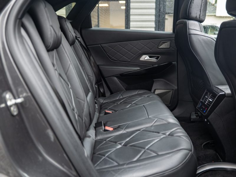 DS DS7 CROSSBACK 2.0 BLUE HDI 180Cv RIVOLI EAT8