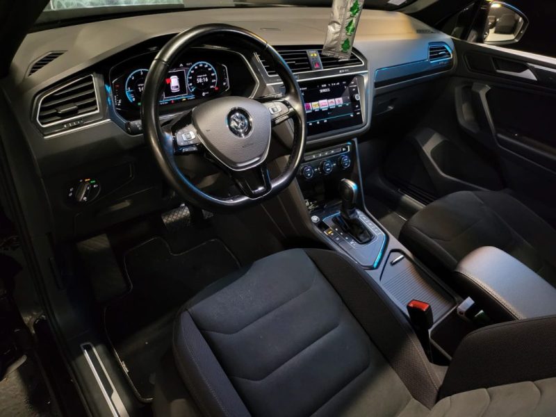 VOLKSWAGEN TIGUAN 2.0 TDI 150CV DSG7 R LINE CARAT / TOIT OUVRANT / ECLAIRAGE D\'AMBANCE / SUIVI COMPLET VOLKSWAGEN