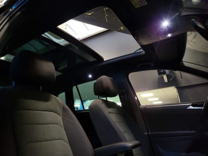 VOLKSWAGEN TIGUAN 2.0 TDI 150CV DSG7 R LINE CARAT / TOIT OUVRANT / ECLAIRAGE D\'AMBANCE / SUIVI COMPLET VOLKSWAGEN