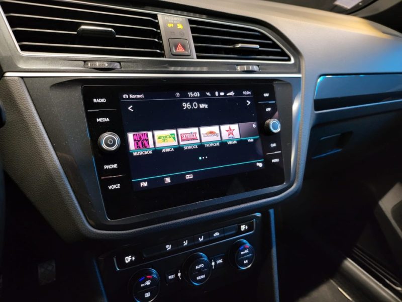 VOLKSWAGEN TIGUAN 2.0 TDI 150CV DSG7 R LINE CARAT / TOIT OUVRANT / ECLAIRAGE D\'AMBANCE / SUIVI COMPLET VOLKSWAGEN