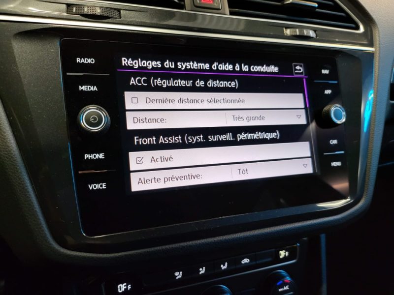 VOLKSWAGEN TIGUAN 2.0 TDI 150CV DSG7 R LINE CARAT / TOIT OUVRANT / ECLAIRAGE D\'AMBANCE / SUIVI COMPLET VOLKSWAGEN