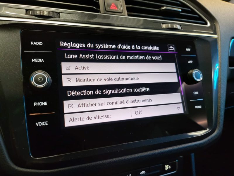 VOLKSWAGEN TIGUAN 2.0 TDI 150CV DSG7 R LINE CARAT / TOIT OUVRANT / ECLAIRAGE D\'AMBANCE / SUIVI COMPLET VOLKSWAGEN