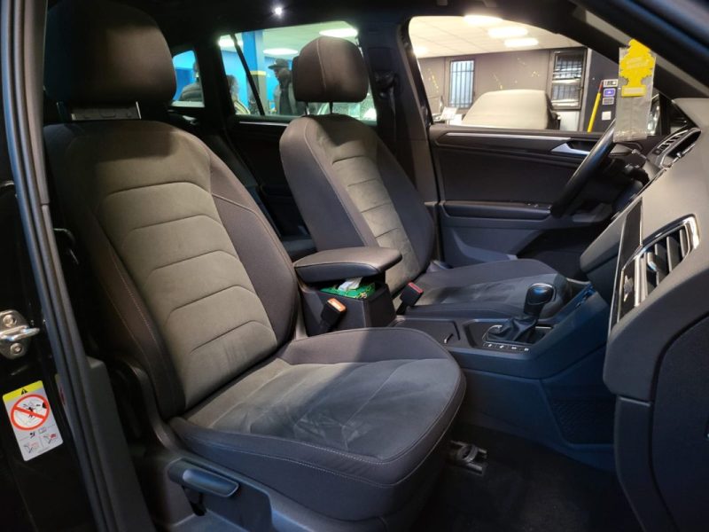 VOLKSWAGEN TIGUAN 2.0 TDI 150CV DSG7 R LINE CARAT / TOIT OUVRANT / ECLAIRAGE D\'AMBANCE / SUIVI COMPLET VOLKSWAGEN