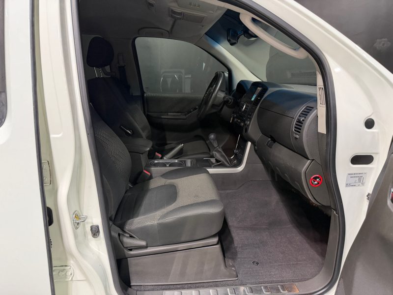 NISSAN NAVARA PICK-UP 2.5 DCI DOUBLE CAB LE 4X4 2011