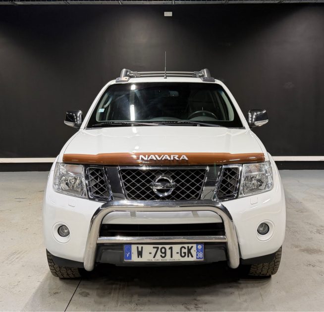 NISSAN NAVARA PICK-UP 2.5 DCI DOUBLE CAB LE 4X4 2011