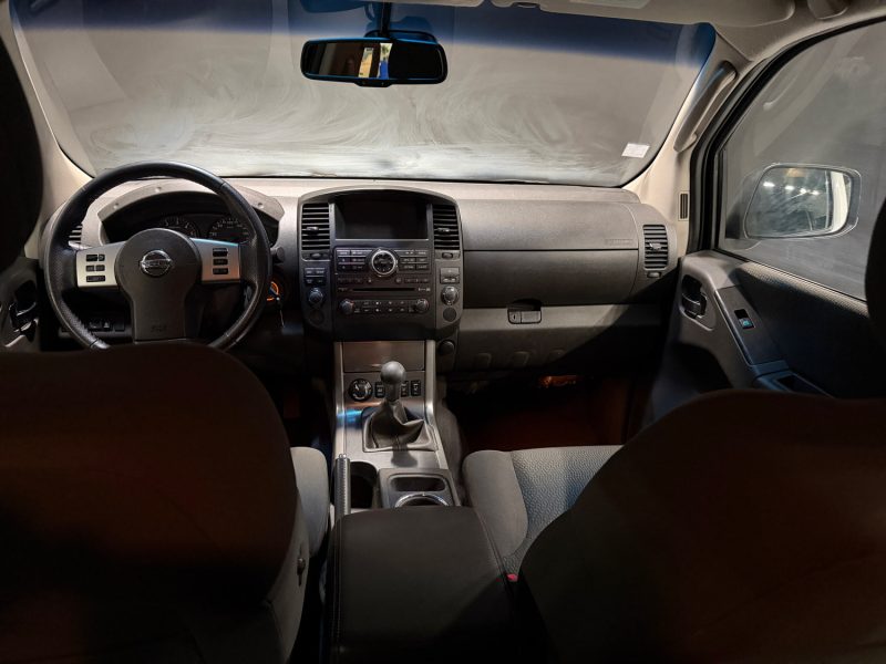 NISSAN NAVARA PICK-UP 2.5 DCI DOUBLE CAB LE 4X4 2011