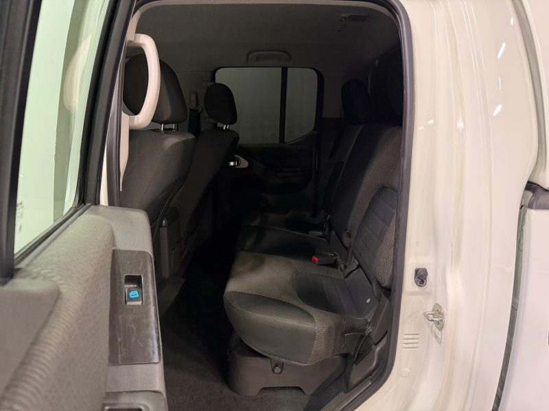 NISSAN NAVARA PICK-UP 2.5 DCI DOUBLE CAB LE 4X4 2011