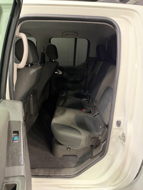 NISSAN NAVARA PICK-UP 2.5 DCI DOUBLE CAB LE 4X4 2011