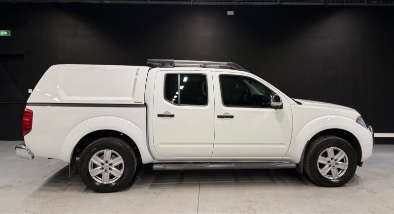 NISSAN NAVARA PICK-UP 2.5 DCI DOUBLE CAB LE 4X4 2011