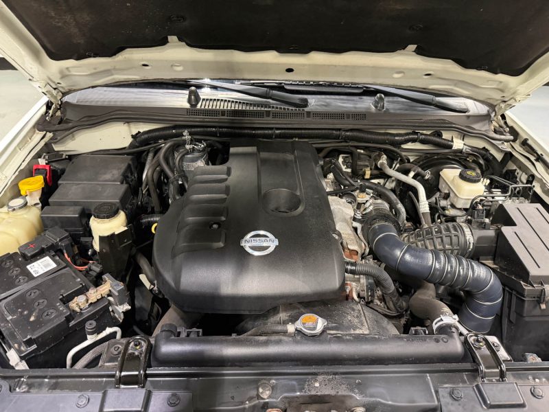 NISSAN NAVARA PICK-UP 2.5 DCI DOUBLE CAB LE 4X4 2011