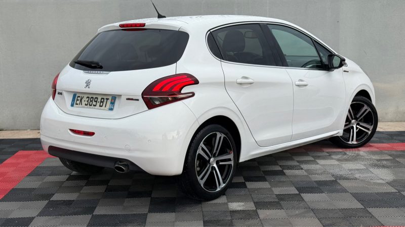 PEUGEOT 208 1.2 E THP 110CH GT LINE S&S EAT6 5CV 5P 2017