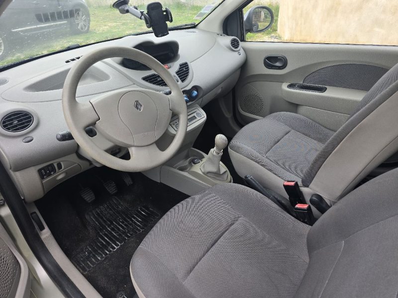 RENAULT TWINGO II 1.2 75 CH 115.000km