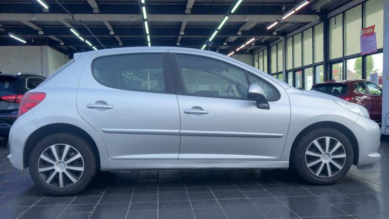 PEUGEOT 207 1.4 5PORTES GARANTIE 6MOIS