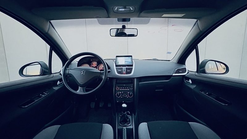 PEUGEOT 207 1.4 5PORTES GARANTIE 6MOIS