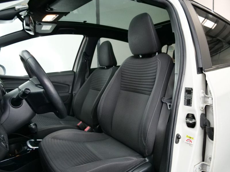 TOYOTA YARIS 100H COLLECTION 5P 2018