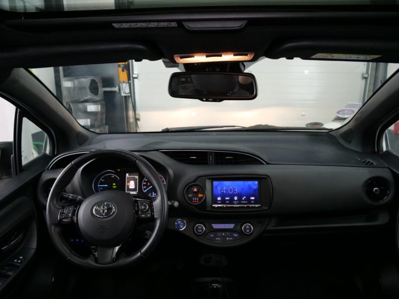 TOYOTA YARIS 100H COLLECTION 5P 2018